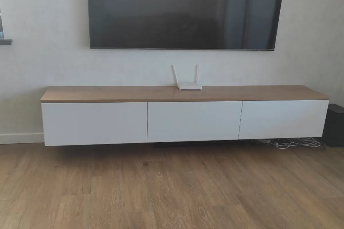 Тумба под ТВ Сканди с 3 дверками 2420 (Дуб бунратти/Белый бланш)