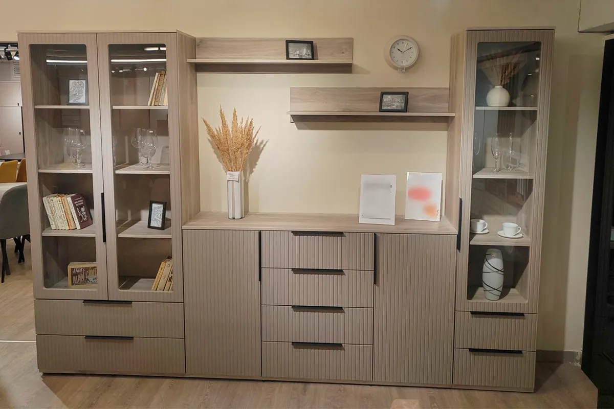 Шкаф-витрина Астория (06) 2-х дверный с ящиками (Дуб кастелло серый / Грей софт)