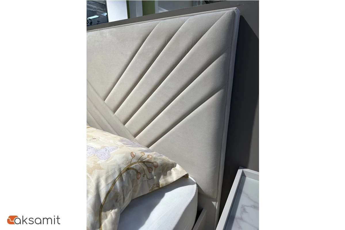 Кровать Кашемир с мягким изголовьем и ПМ 160х200 (Кашемир/Сантьяго)