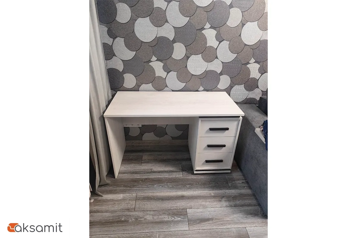 Стол письменный Oslo 84 (Бетон Пайн светлый/Черный)