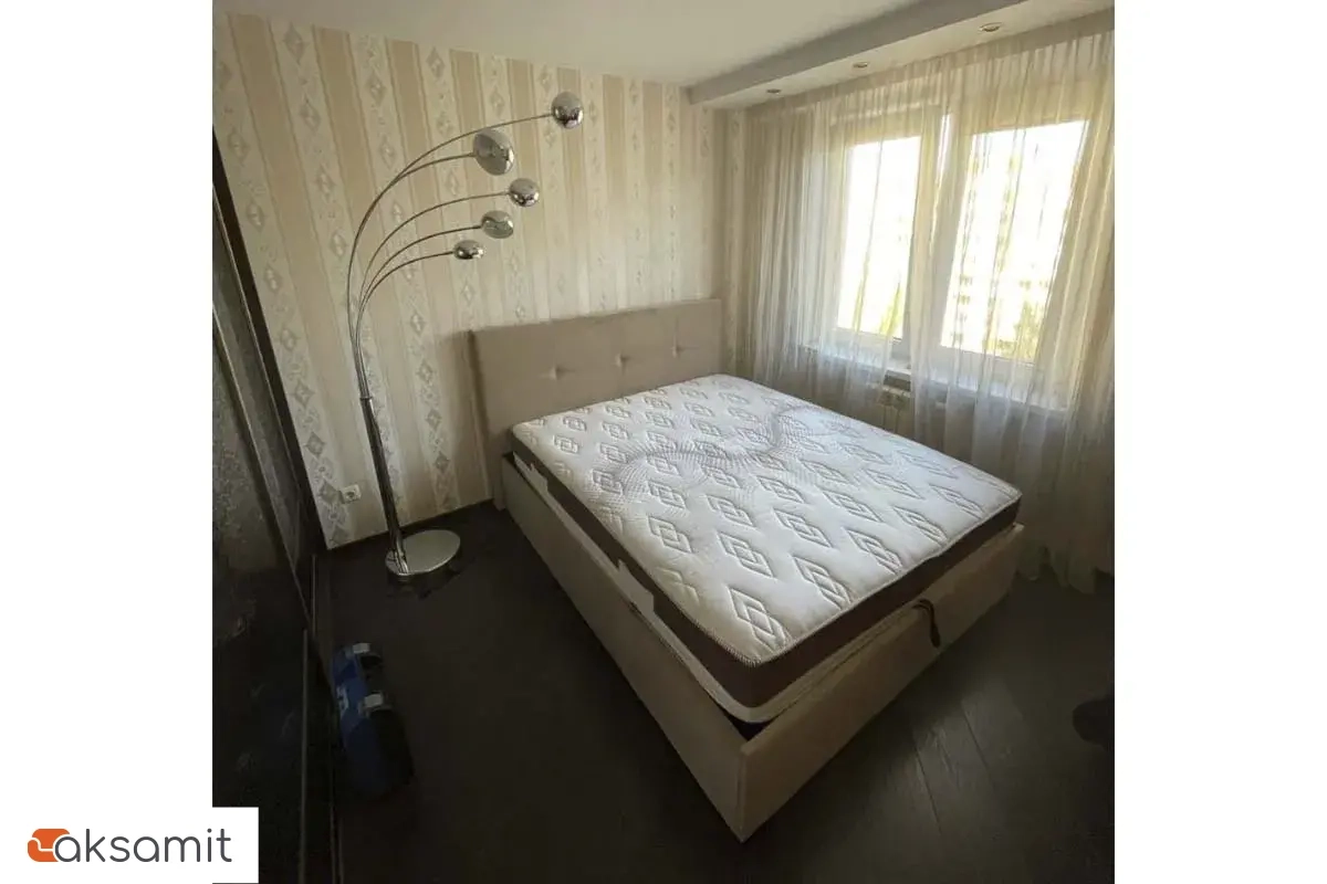 Кровать Куба с подъемным механизмом 180х200 (Велюр Беж) Кровать Куба с подъемным механизмом 180х200 (Велюр Беж)
