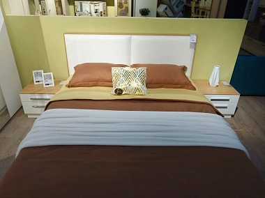 Кровать Квадро Тип 1 с мягкой обивкой и подъемным механизмом (Белая) фото