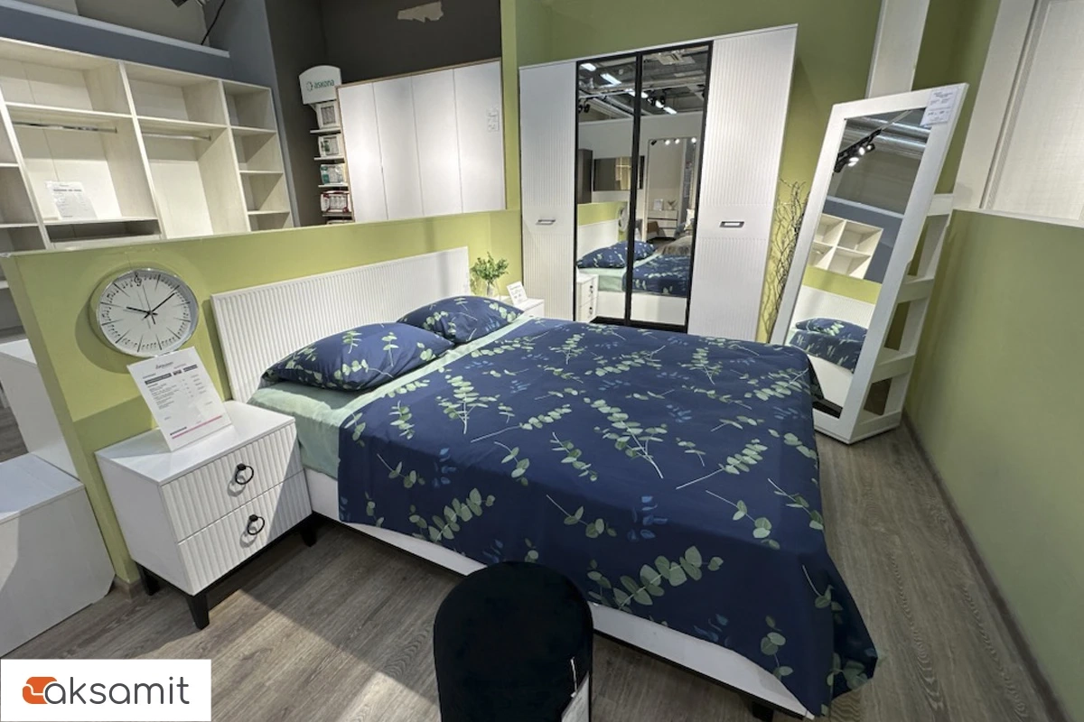 Шкаф Шарлиз 4-х дв. с зеркалом (Белое сияние/Белый снег)